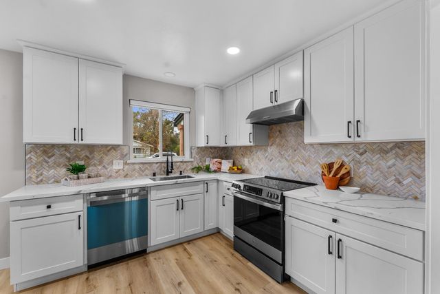 6200 Kiernan Dr, Carmichael, CA 95608