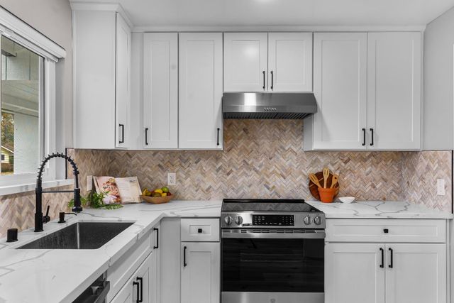 6200 Kiernan Dr, Carmichael, CA 95608