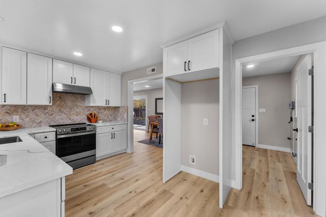 6200 Kiernan Dr, Carmichael, CA 95608