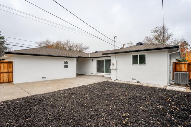 6200 Kiernan Dr, Carmichael, CA 95608