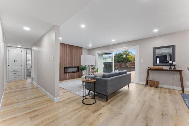 6200 Kiernan Dr, Carmichael, CA 95608