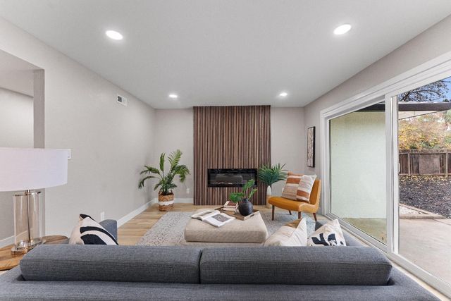 6200 Kiernan Dr, Carmichael, CA 95608