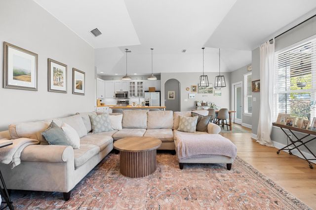 502 NW River RD, Martindale, TX 78655