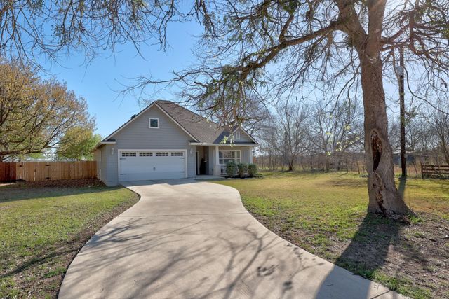 502 NW River RD, Martindale, TX 78655