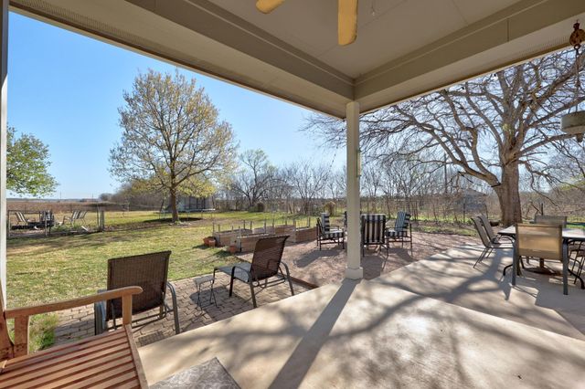 502 NW River RD, Martindale, TX 78655