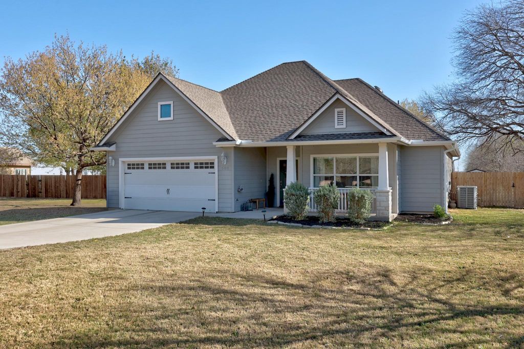 502 NW River RD, Martindale, TX 78655