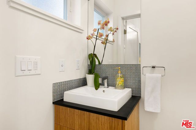4065 Kraft Avenue, Studio City (los Angeles), CA 91604