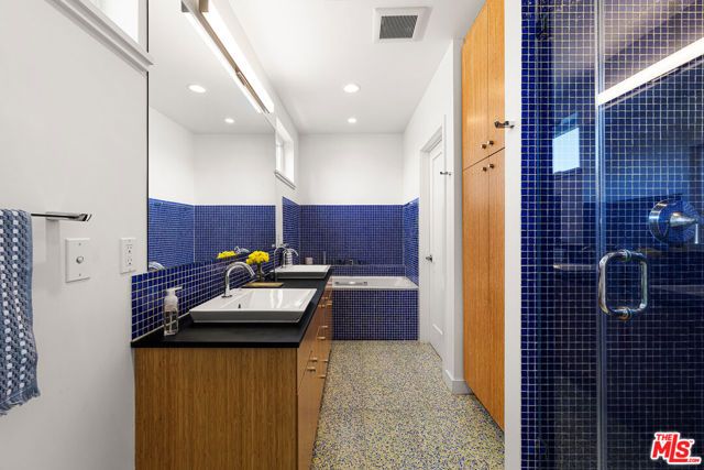 4065 Kraft Avenue, Studio City (los Angeles), CA 91604