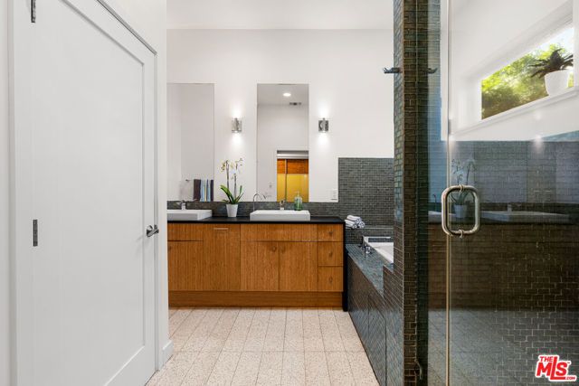 4065 Kraft Avenue, Studio City (los Angeles), CA 91604