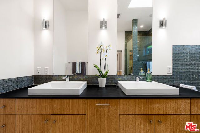 4065 Kraft Avenue, Studio City (los Angeles), CA 91604
