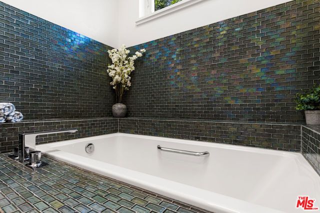 4065 Kraft Avenue, Studio City (los Angeles), CA 91604