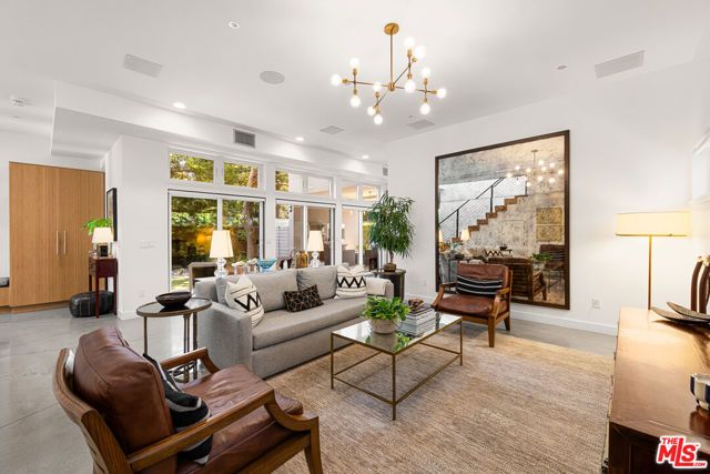 4065 Kraft Avenue, Studio City (los Angeles), CA 91604
