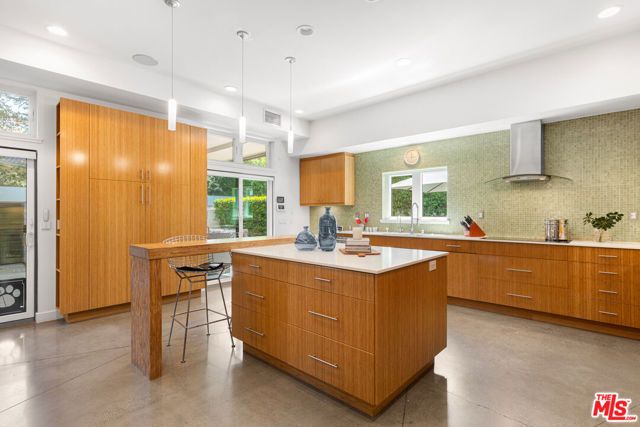 4065 Kraft Avenue, Studio City (los Angeles), CA 91604