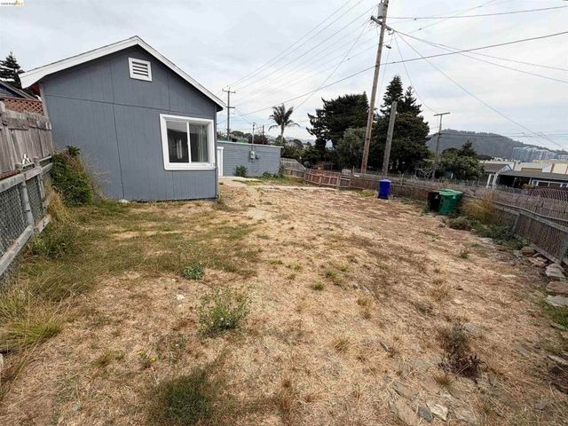 5101 Columbia Ave., Richmond, CA 94801