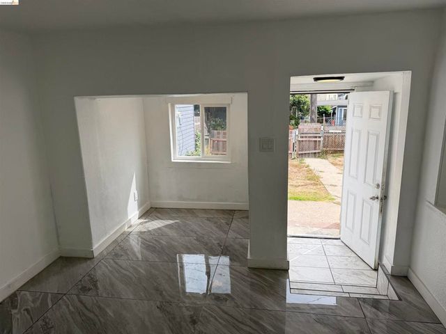 5101 Columbia Ave., Richmond, CA 94801