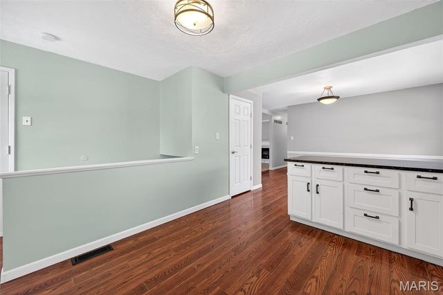 1203 Dorne Drive, Manchester, MO 63021