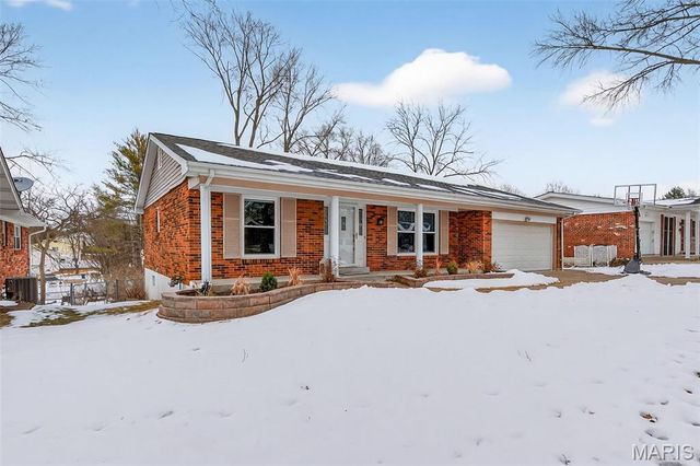 1203 Dorne Drive, Manchester, MO 63021