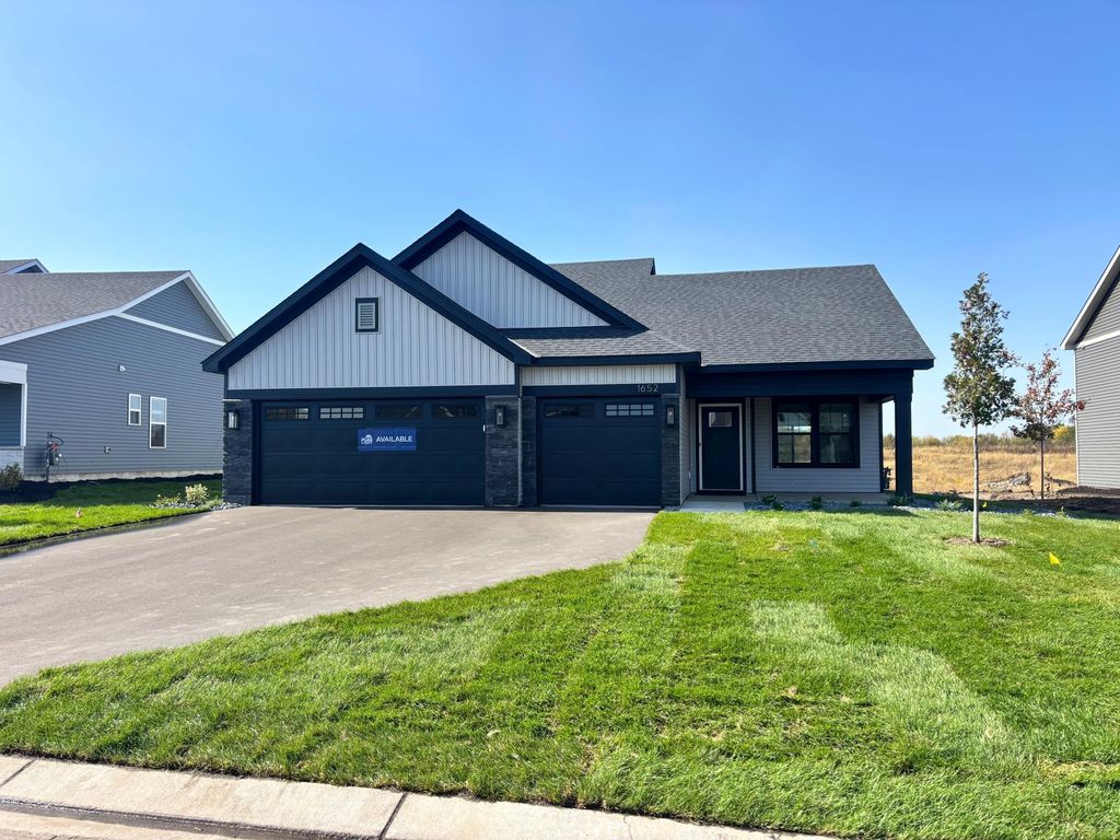 1652 Lund Way, Shakopee, MN 55379 — exterior