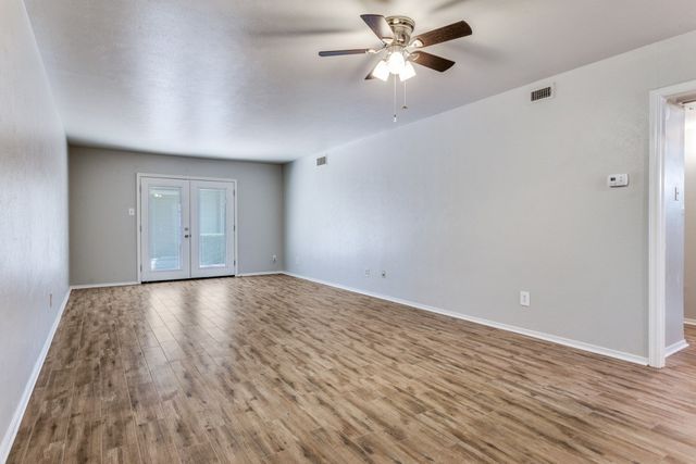 4022 Ridglea Country Club Drive 608, Fort Worth, TX 76126