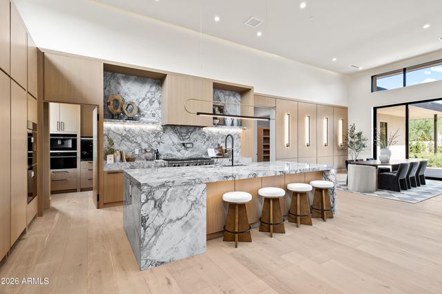 6321 N 48TH Place, Paradise Valley, AZ 85253