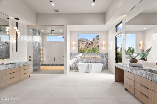 6321 N 48TH Place, Paradise Valley, AZ 85253