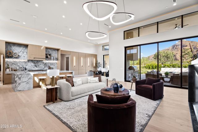 6321 N 48TH Place, Paradise Valley, AZ 85253