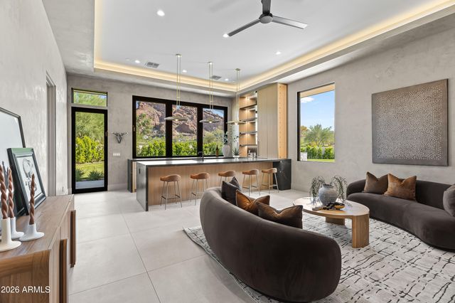 6321 N 48TH Place, Paradise Valley, AZ 85253