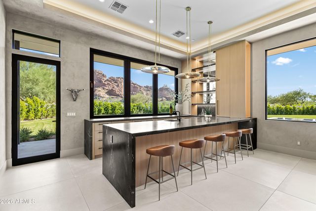6321 N 48TH Place, Paradise Valley, AZ 85253