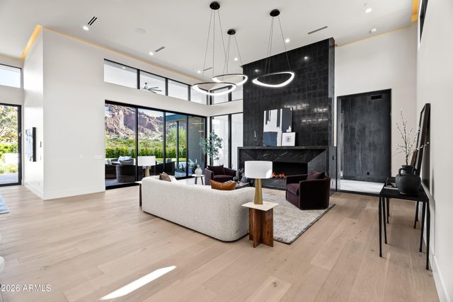 6321 N 48TH Place, Paradise Valley, AZ 85253