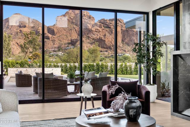 6321 N 48TH Place, Paradise Valley, AZ 85253
