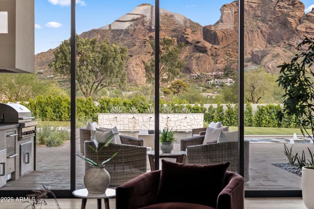 6321 N 48TH Place, Paradise Valley, AZ 85253