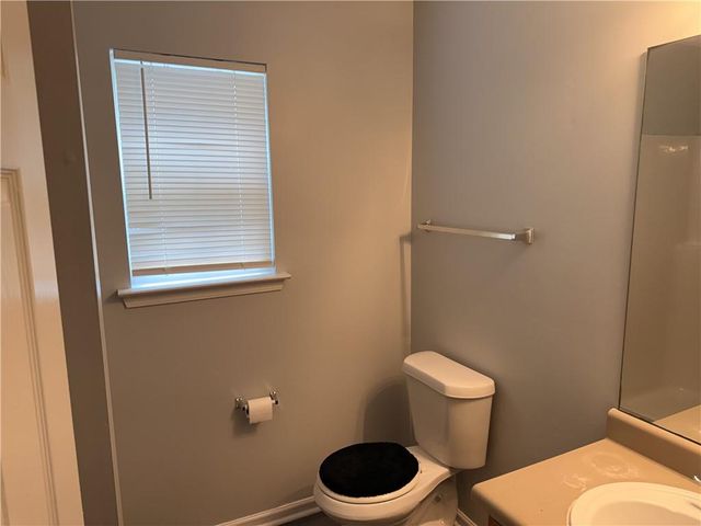 6229 Hickory Lane Circle, Union City, GA 30291
