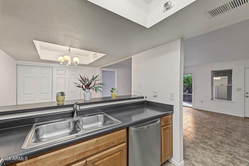 1645 W BASELINE Road 1085, Mesa, AZ 85202 — exterior