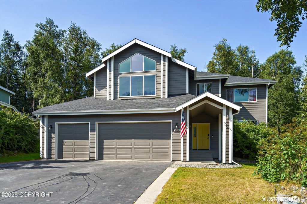 8756 Inyo Circle, Eagle River, AK 99577
