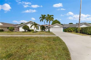 2467 Pine Woods CIR # 3, Naples, FL 34105