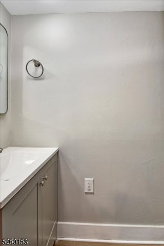 10 Lommason Glen Rd, White Twp., NJ 07823