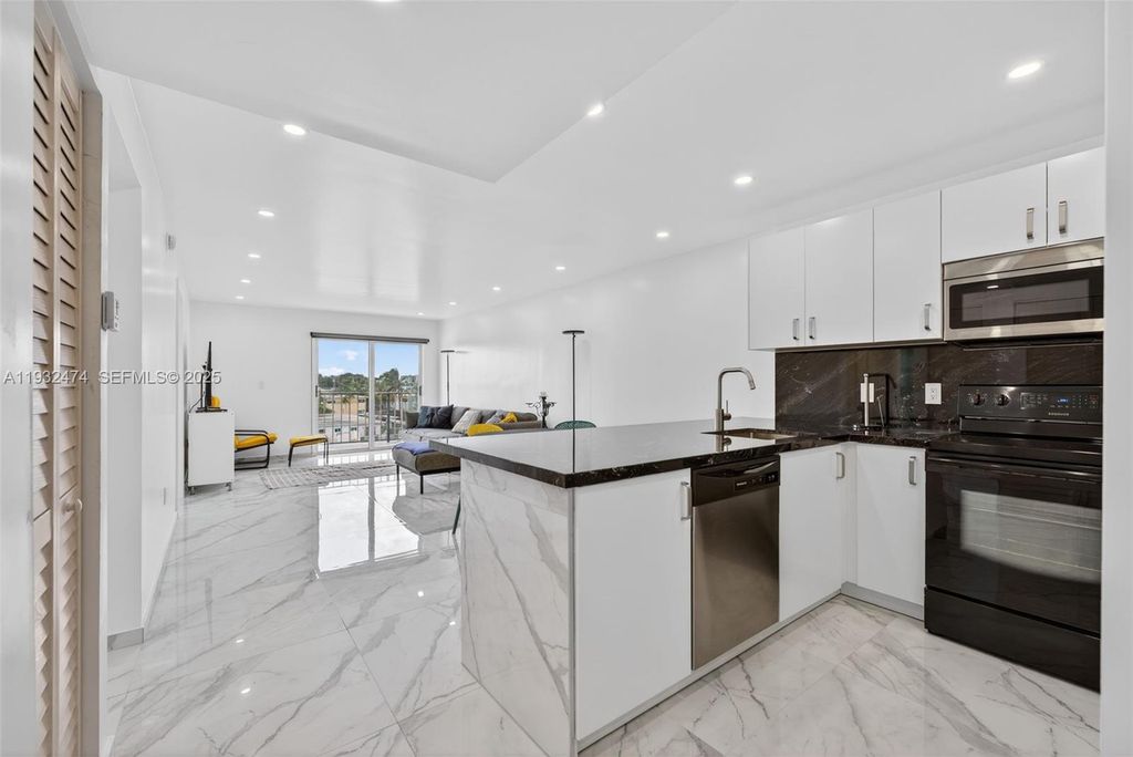 8250 Byron Ave 401, Miami Beach, FL 33141