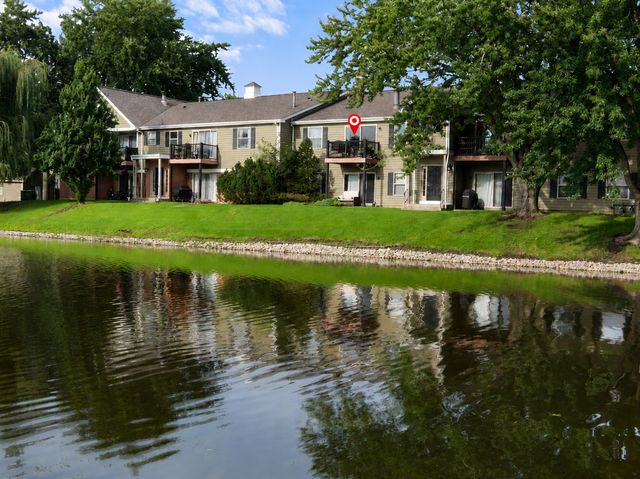 1565 Raymond Drive 203, Naperville, IL 60563