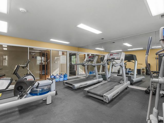 1565 Raymond Drive 203, Naperville, IL 60563