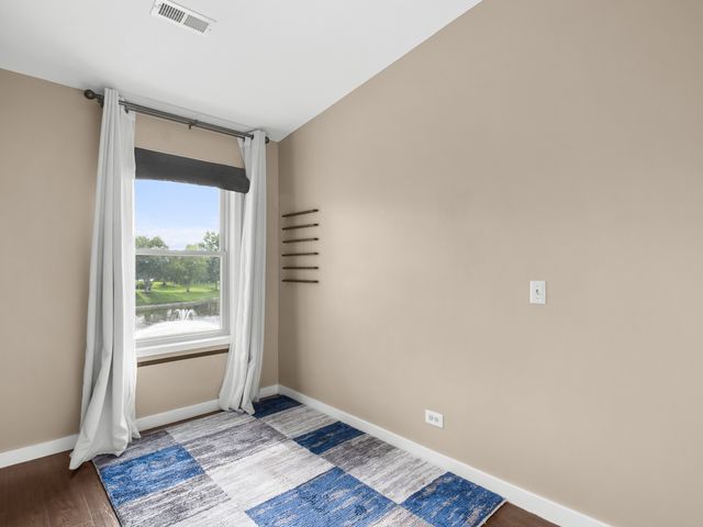 1565 Raymond Drive 203, Naperville, IL 60563