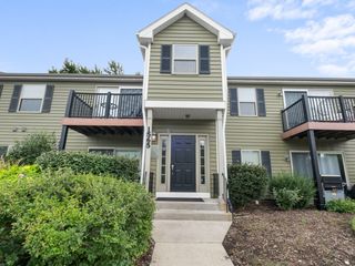 1565 Raymond Drive 203, Naperville, IL 60563