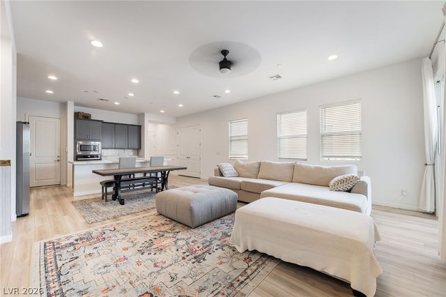 110 Ibiza Lake Drive, Henderson, NV 89011