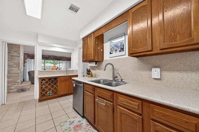 1518 Locke Lane, Sugar Land, TX 77478