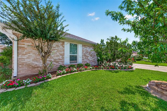 1518 Locke Lane, Sugar Land, TX 77478