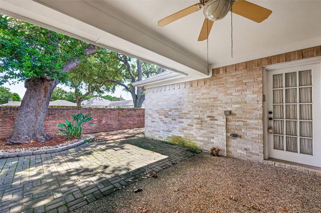 1518 Locke Lane, Sugar Land, TX 77478