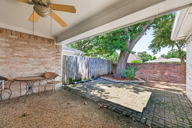 1518 Locke Lane, Sugar Land, TX 77478