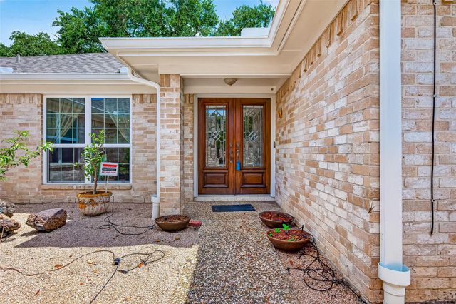 1518 Locke Lane, Sugar Land, TX 77478