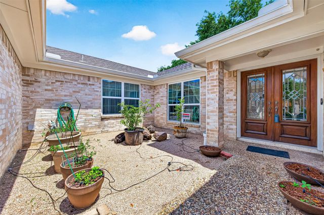 1518 Locke Lane, Sugar Land, TX 77478