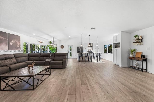 19601 SW 187th Avenue, Miami, FL 33187