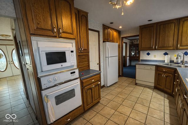 1812 E Crystal Creek Drive, Terre Haute, IN 47802